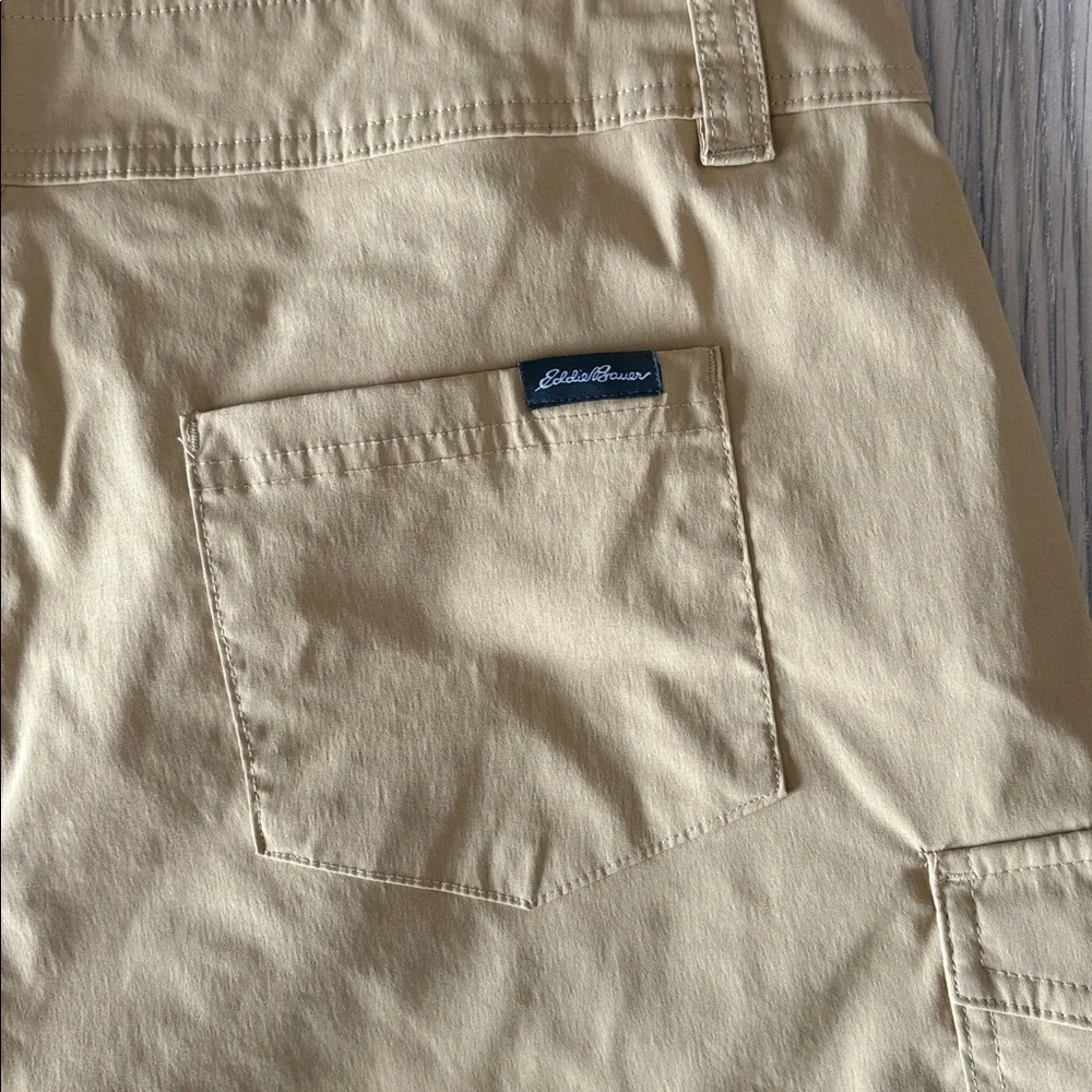 Bundle Eddie Bauer Women’s Cargo Shorts Size 12 5” Inseam (2 Pair) - Picture 6 of 13